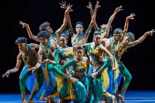 Members of Vinyasaa Academy of Fine Arts in traditional Sri Lankan costumes at IEFF mexico October 2026